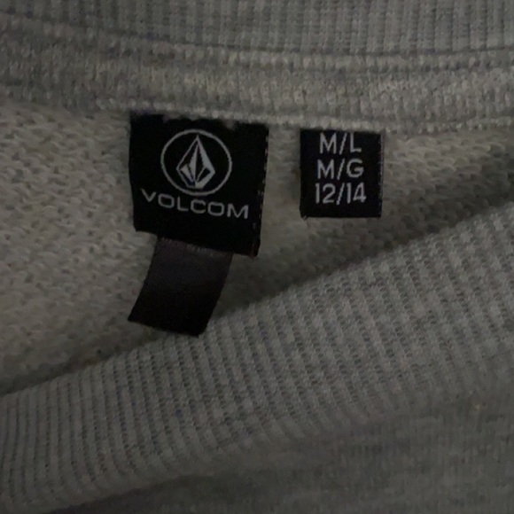 Volcom Graphic Crop Top 🖤 - Picture 2 of 2